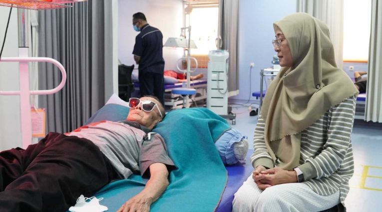 Kelapa Gading Resident Nasim Dipo Saved by JKN Programme During Emergency Stroke