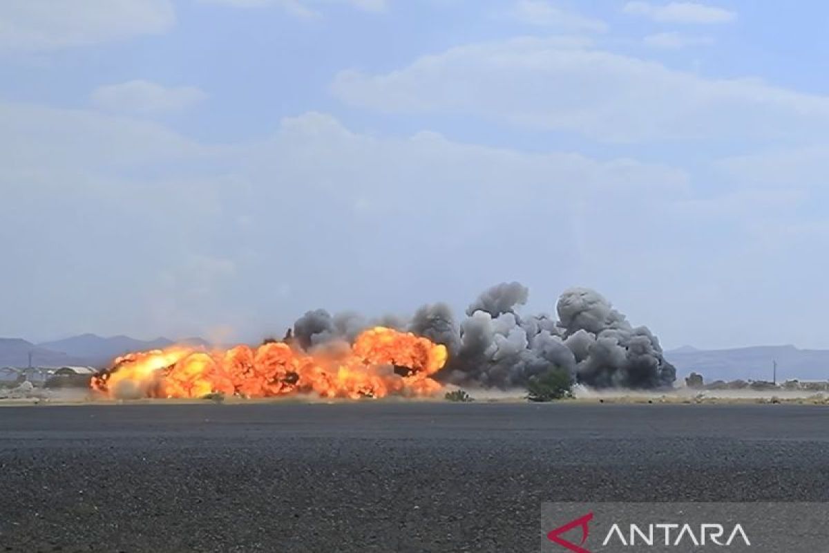 Houthis Warn 'Important' Targets in Saudi Arabia Within Range