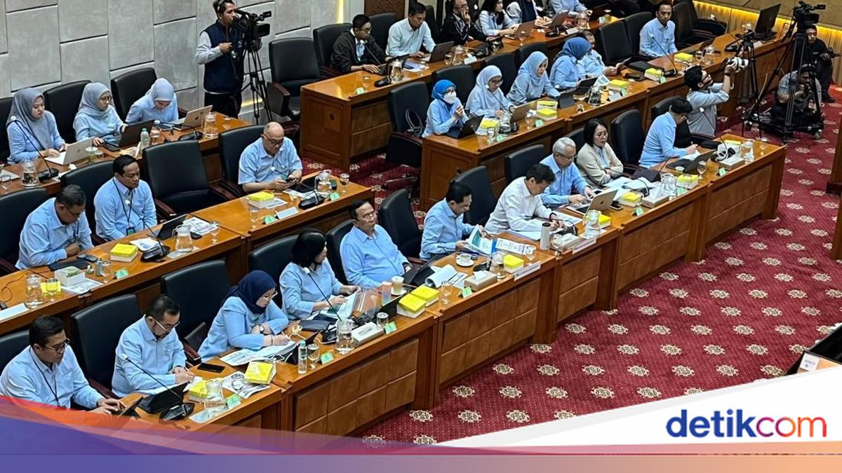 Health Minister Calls for Improved Budget Blocking Governance