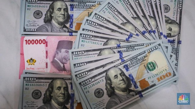 Rupiah Closes Weaker, US Dollar Rises to Rp17,930