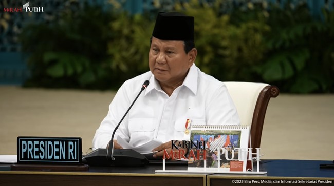 Ministers and Deputies Arrive at Palace for Plenary Cabinet Meeting