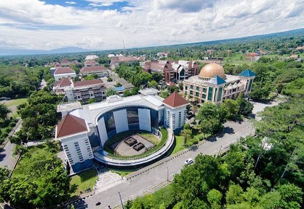 UII Rector Urges Strengthening Ethics and Basic Sciences in Educating Gen Z