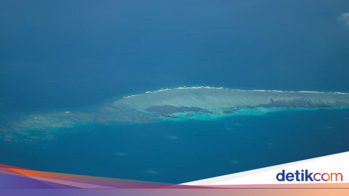 Chinese and Philippine Militaries Clash in South China Sea, One Injured
