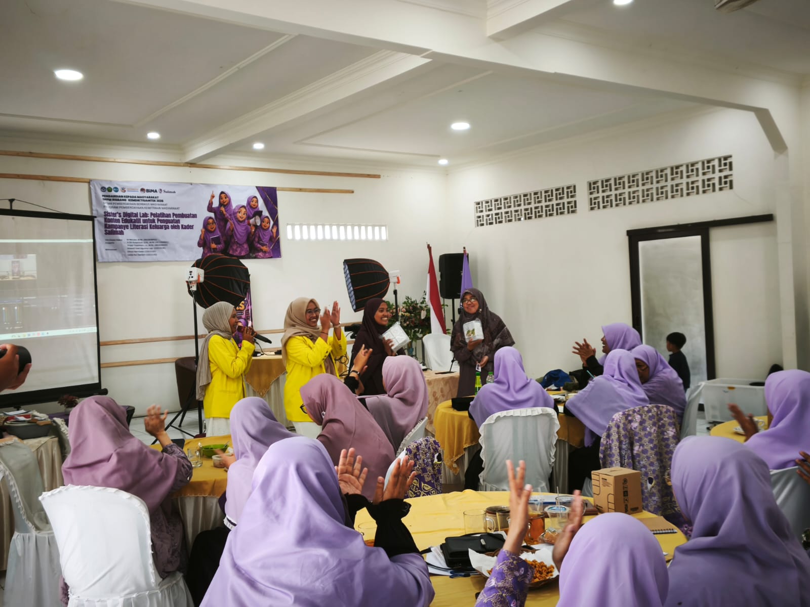 Siliwangi University Community Service Team Launches 'Sister's Digital Lab' Training