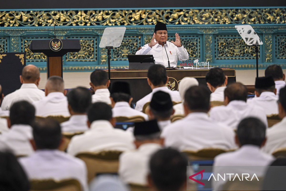 Prabowo Praises Danantara for Cutting 250 State-Owned Enterprises in 18 Months