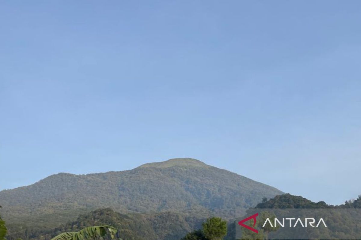 TNGC Reaffirms Ban on Hikers Entering Mount Ciremai Crater Area