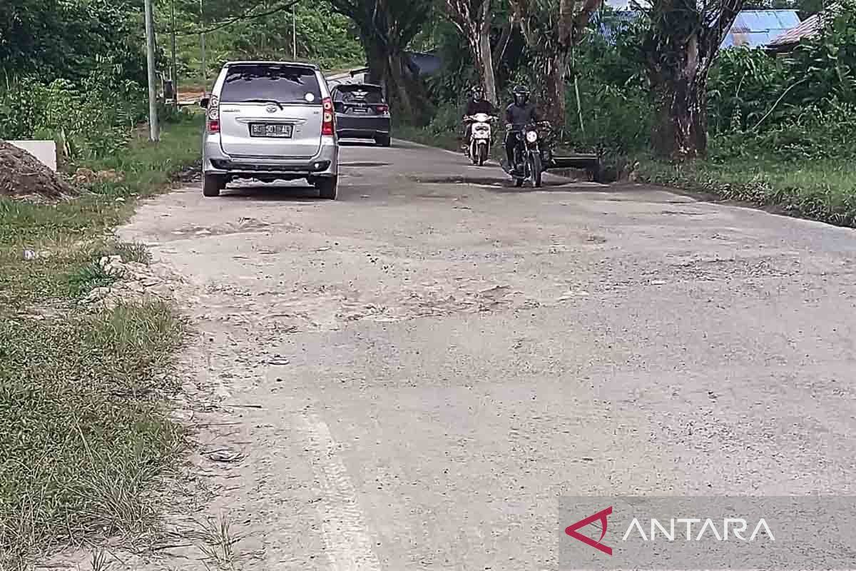Simeulue Regency Allocates Rp1.3 Billion for Ferry Port Road Repairs
