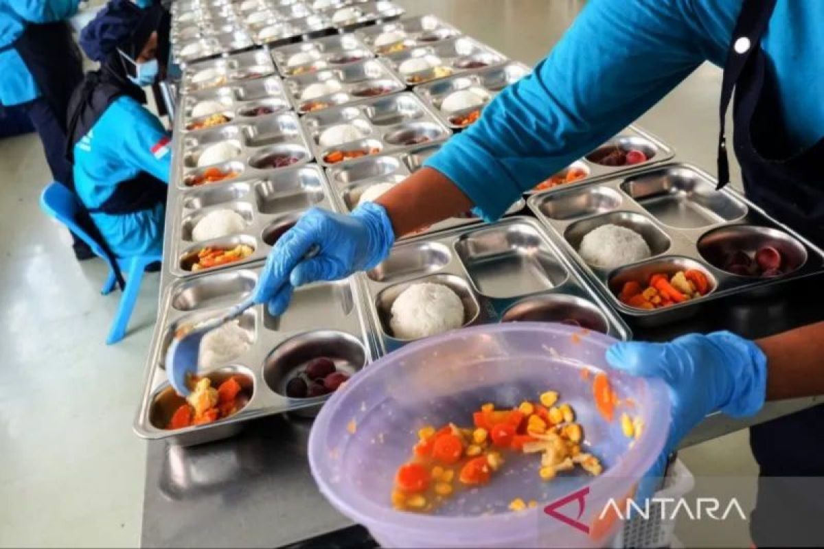 DPR Urges BGN to Focus on Free Nutritious Meals, Cut Non-Essential Procurement