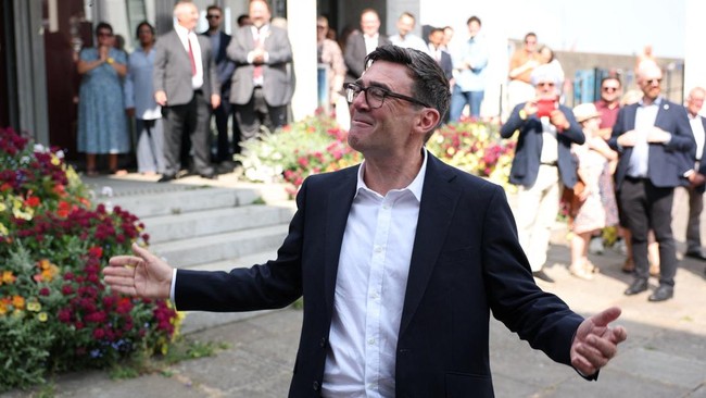 Official: Andy Burnham Becomes New UK PM, Announces First Policy