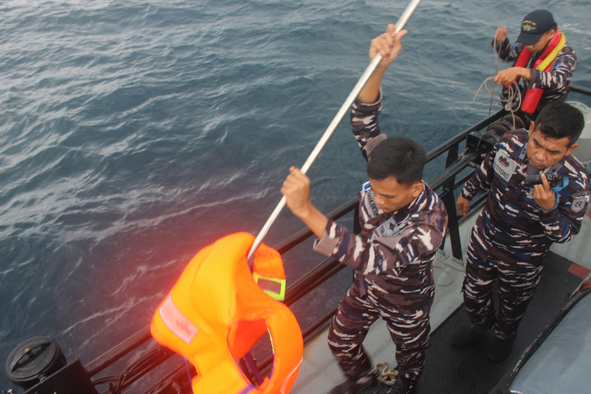 Basarnas Deploys Additional Fleet to Search for 18 Missing KM Nurul Salsa Victims