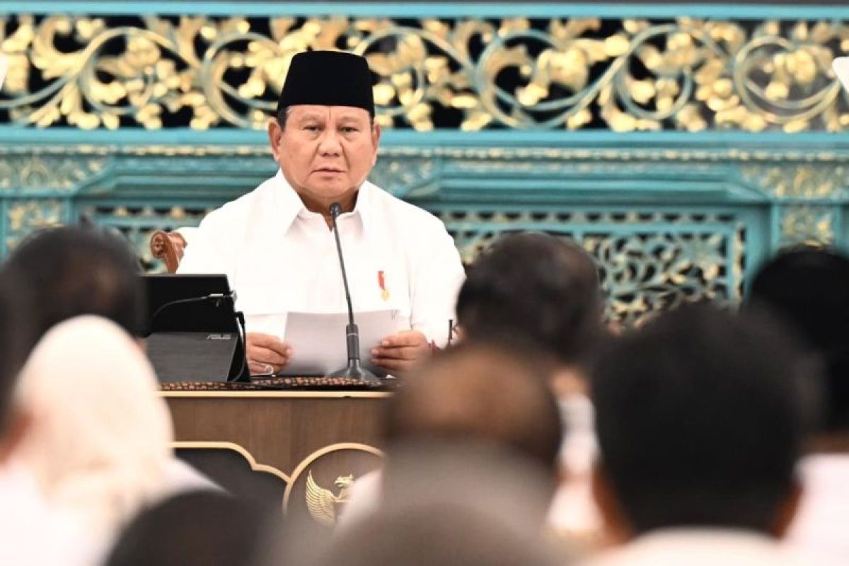 Prabowo orders completion of 5,000 village bridges by year-end