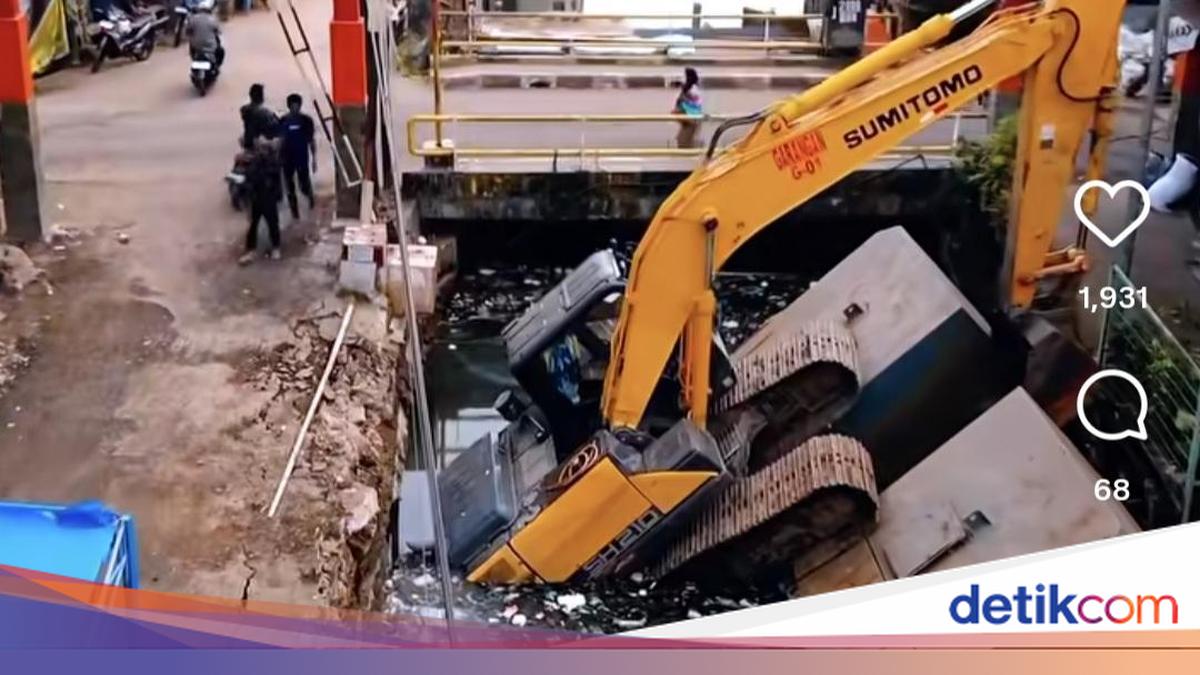 Excavator Plunges into Kali Cakung Lama, DKI Water Resources Agency to Evacuate Tonight