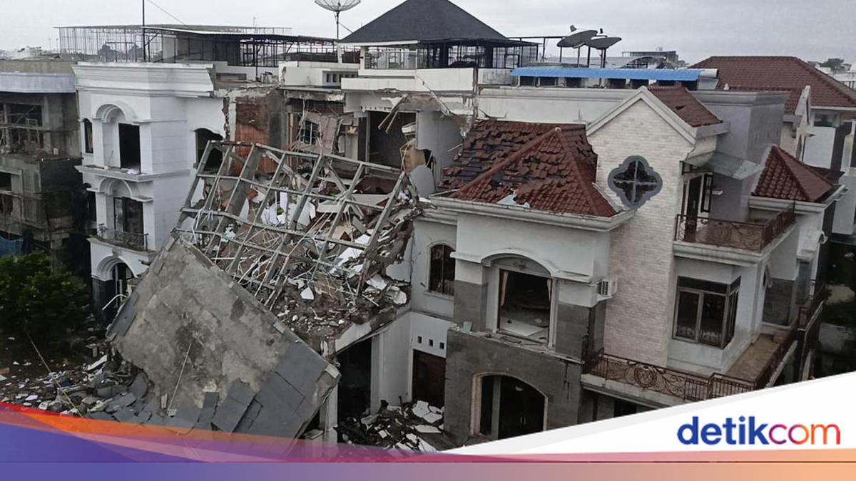Seven Houses Damaged in Medan Explosion, Six People Feared Trapped