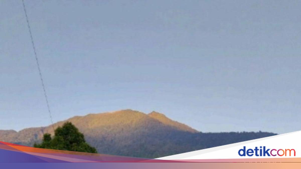 Mount Sorikmarapi in North Sumatra on Alert Status, Residents Warned to Keep Distance
