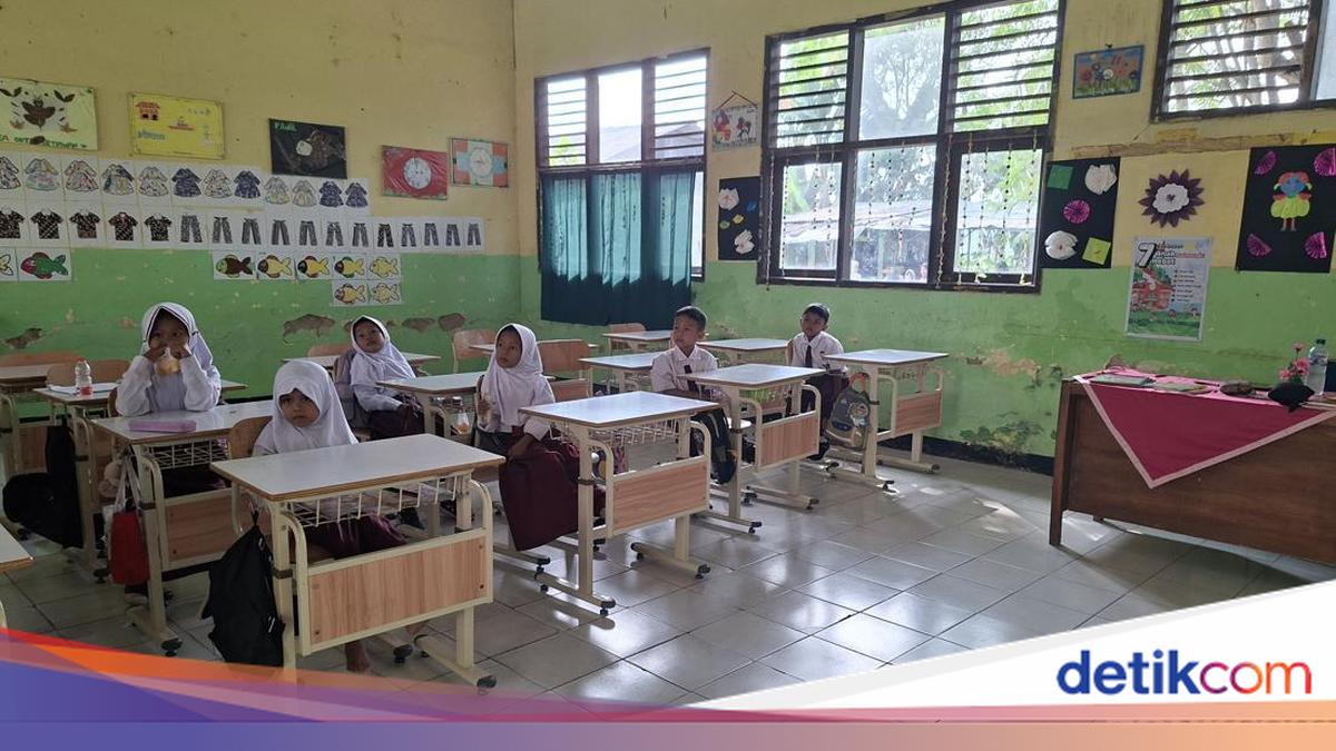 SDN Keramat Serang Admits Only 7 New Students, Merges Classes with Year 2