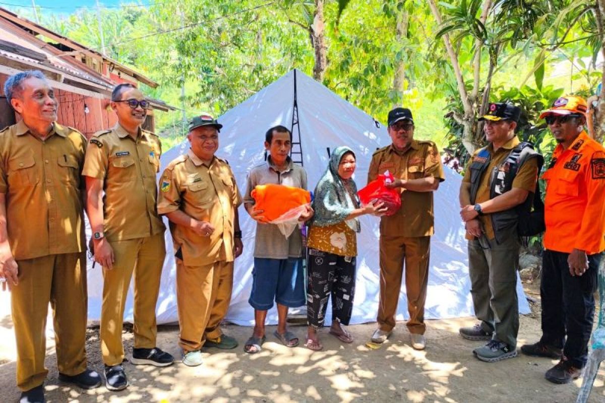 BNPB distributes 540 aid packages to earthquake victims in Buol, Central Sulawesi