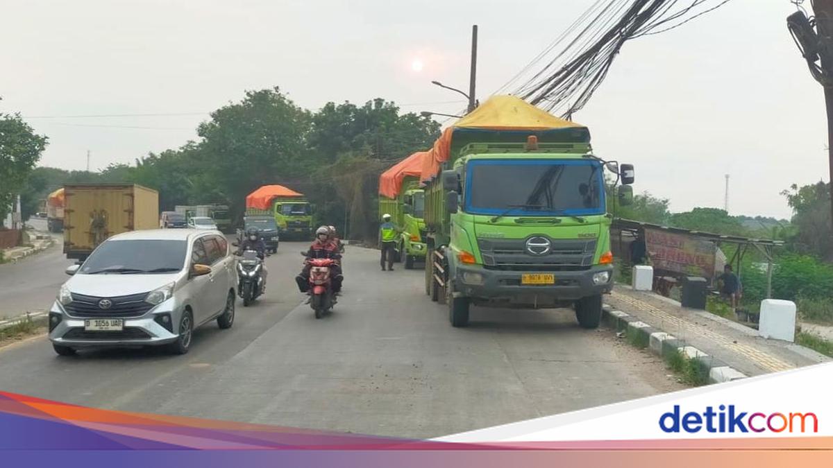Police Crack Down on Illegally Parked Soil Trucks on Cikande Highway