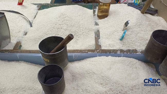 Rice Prices Remain Stubbornly High Despite Ample Supply, Traders Reveal
