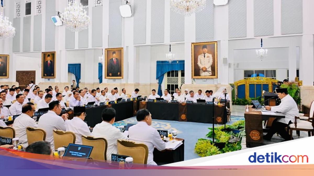 Prabowo and Gibran Not Seated Together at Cabinet Meeting, Palace Cites Technical Necessity