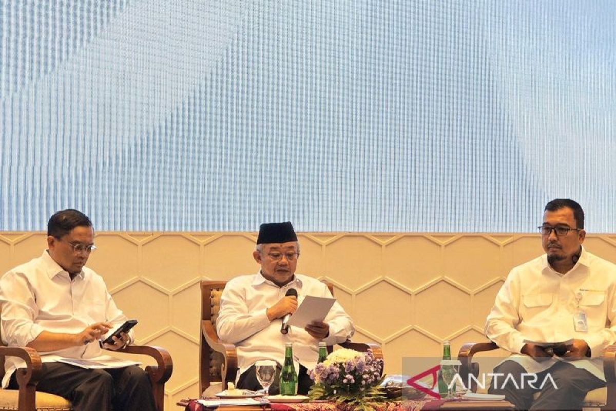 Integrated National Schools to Combine National and Local Curricula