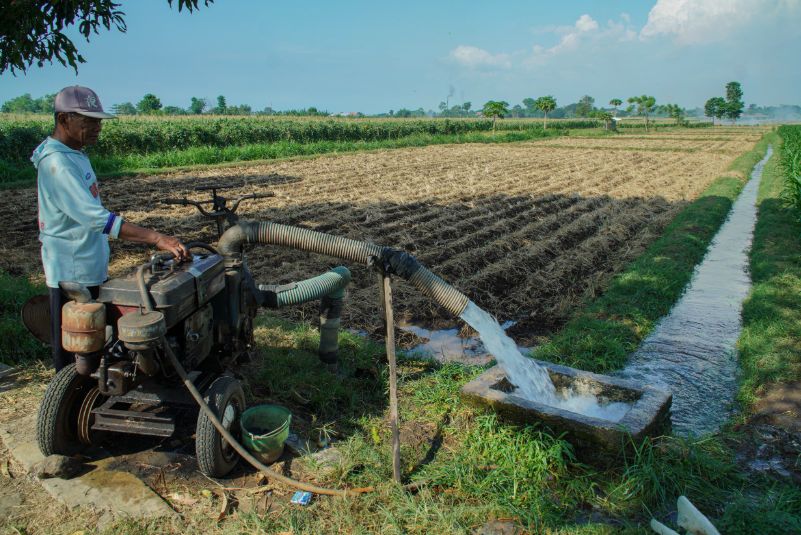 West Bandung Distributes 157 Water Pumps to Mitigate 2026 Agricultural Drought