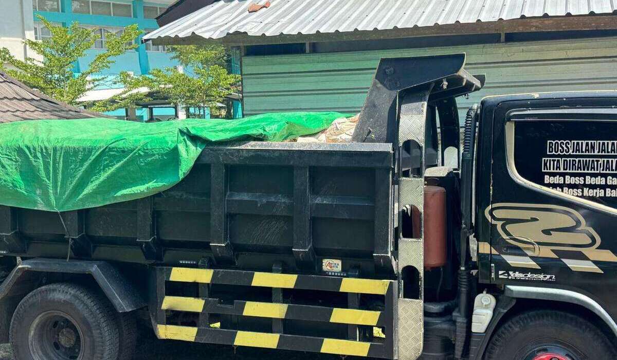 157 Sacks of Suspected Gold Ore Seized from Lombok Conservation Area, Eight Detained