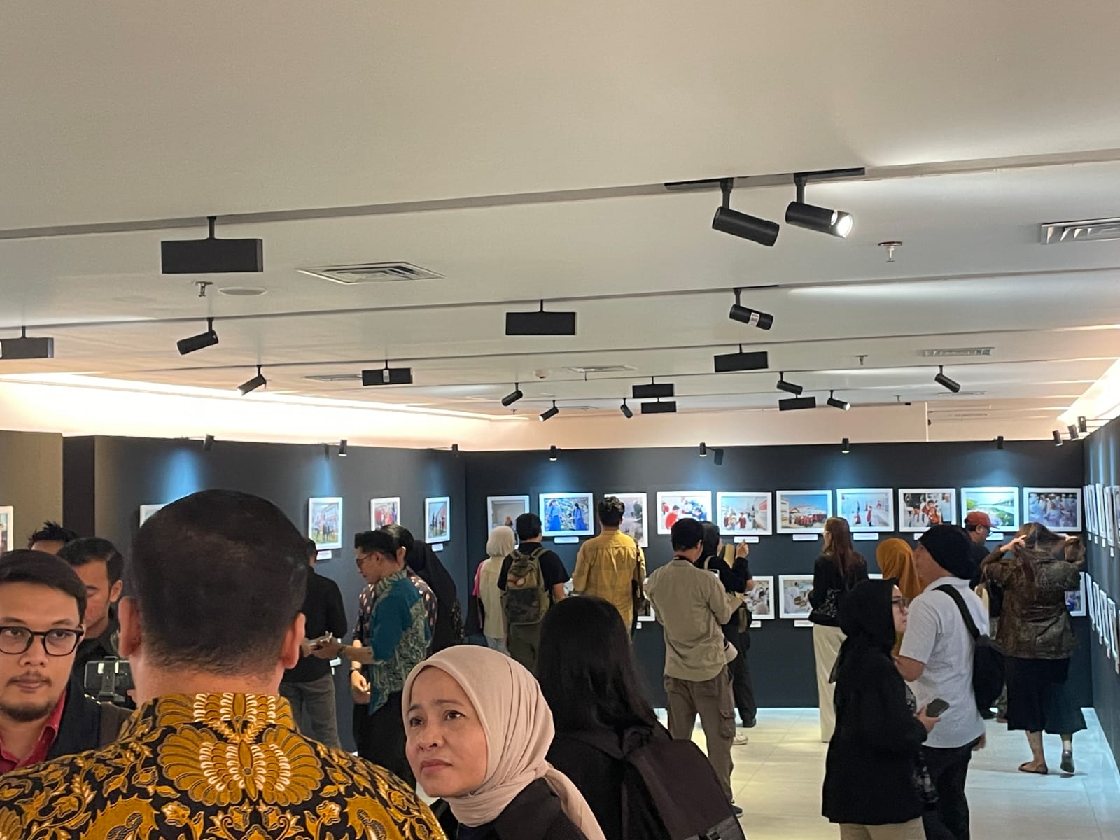 Top 100 Works from Sekolah Rakyat Photo Competition Exhibited at TIM