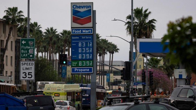 US-Iran War Claims More Victims, Fuel Prices Explode to Rp 72,000