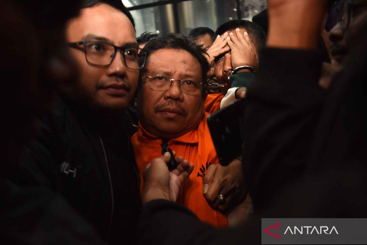 KPK Detains West Lombok Regent and Two Other Suspects After Questioning