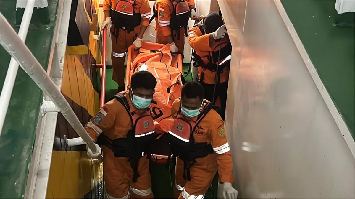 Body of Suspected KM Nurul Salsa Victim Found Floating in Selayar Waters
