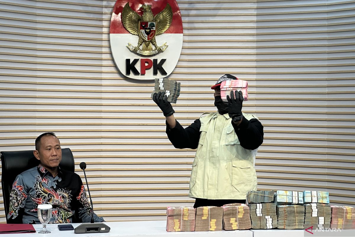 KPK Seizes IDR 9.06 Billion in Assets in West Lombok Regent Graft Case