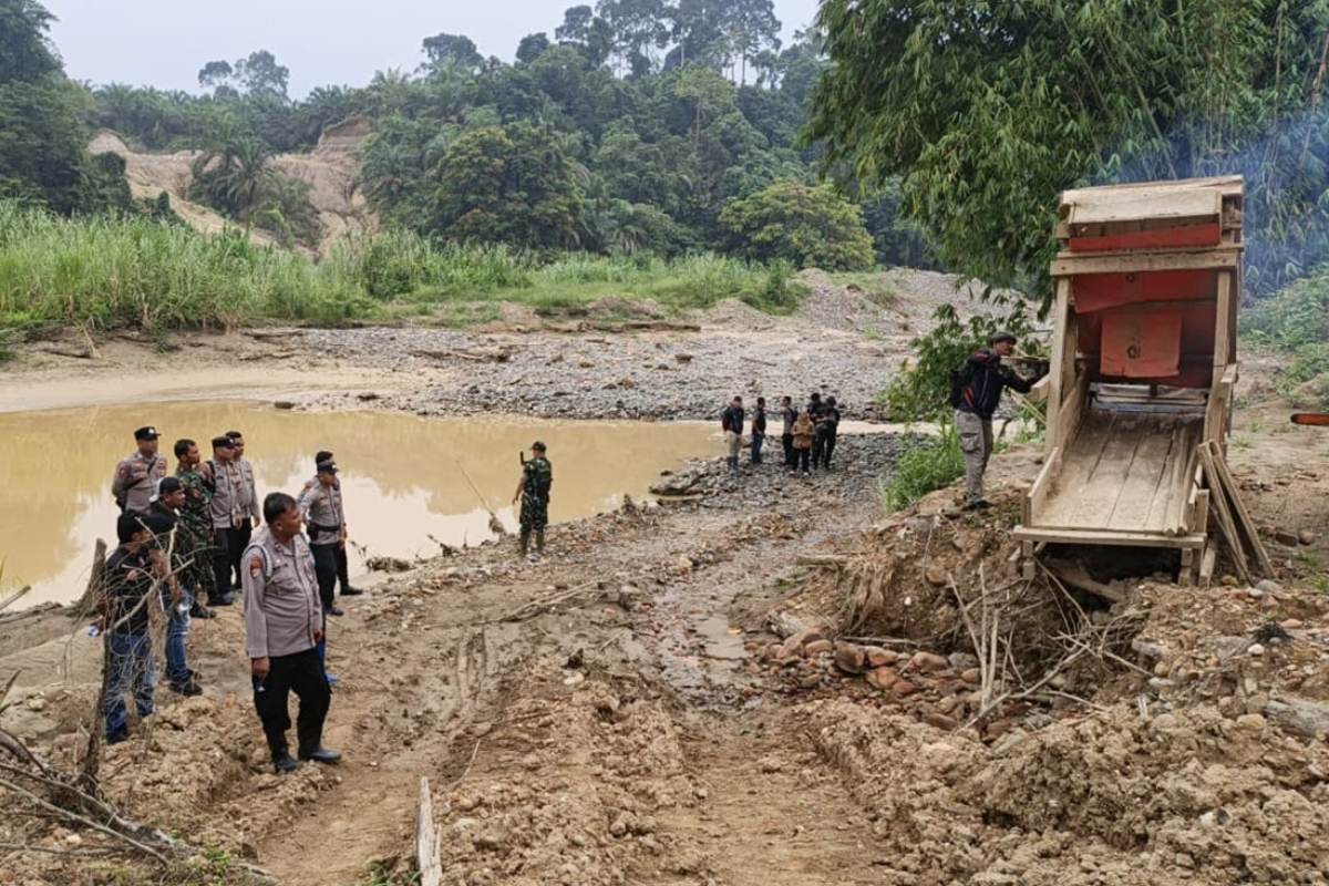 Joint Task Force Finds Remnants of Illegal Gold Mining Ahead of UNESCO Revalidation in Merangin Geopark