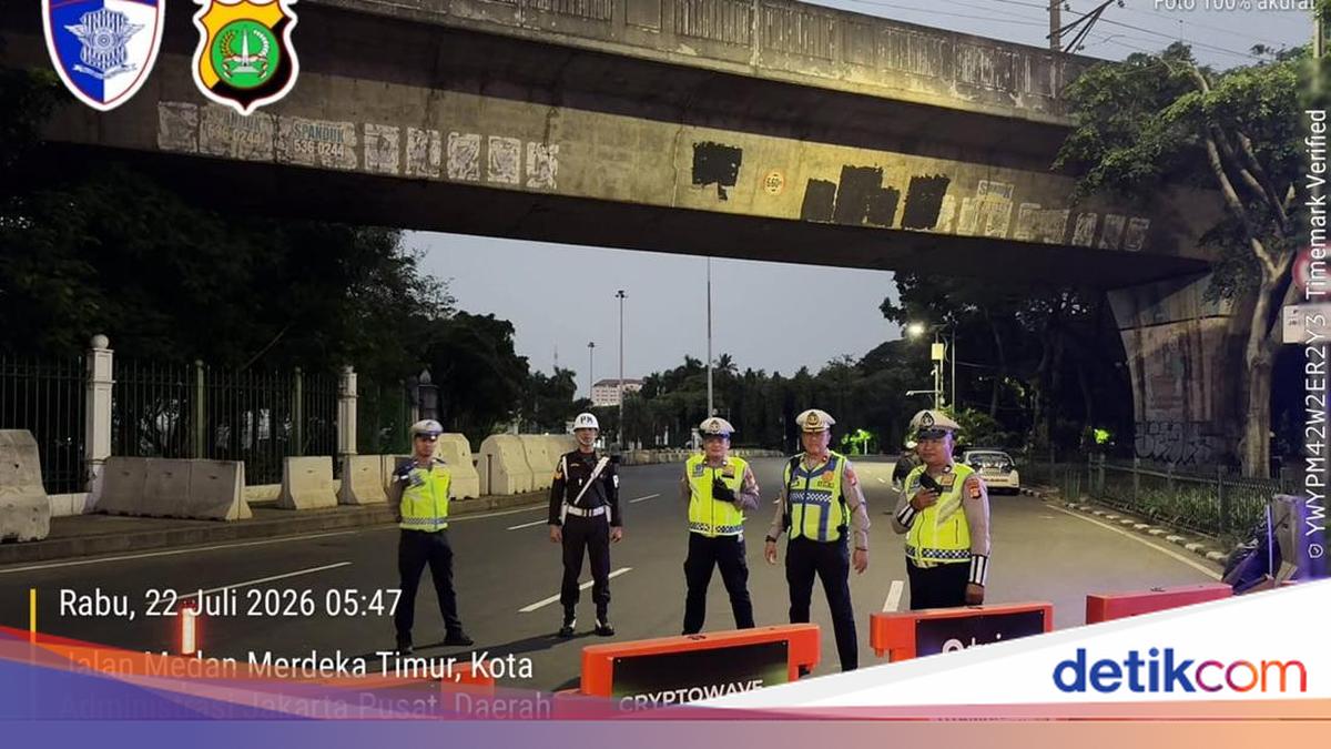 Traffic Diverted Around State Palace for TNI-Polri Officer Inauguration