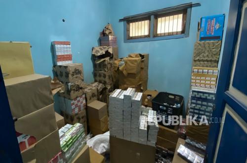 Customs and Satpol PP Seize 553,100 Illegal Cigarettes in Pekalongan During Operation Asap 2026