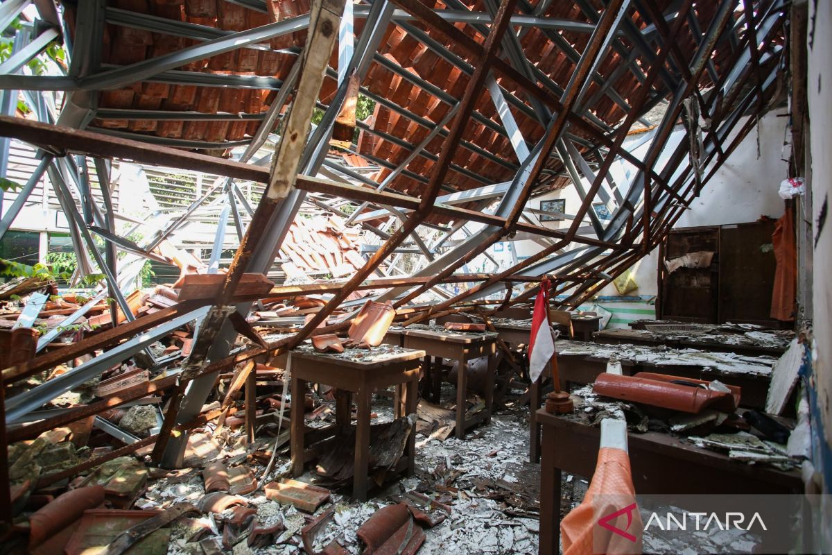 DKI Jakarta Ensures Learning Continues Smoothly at SDN Kebayoran Lama