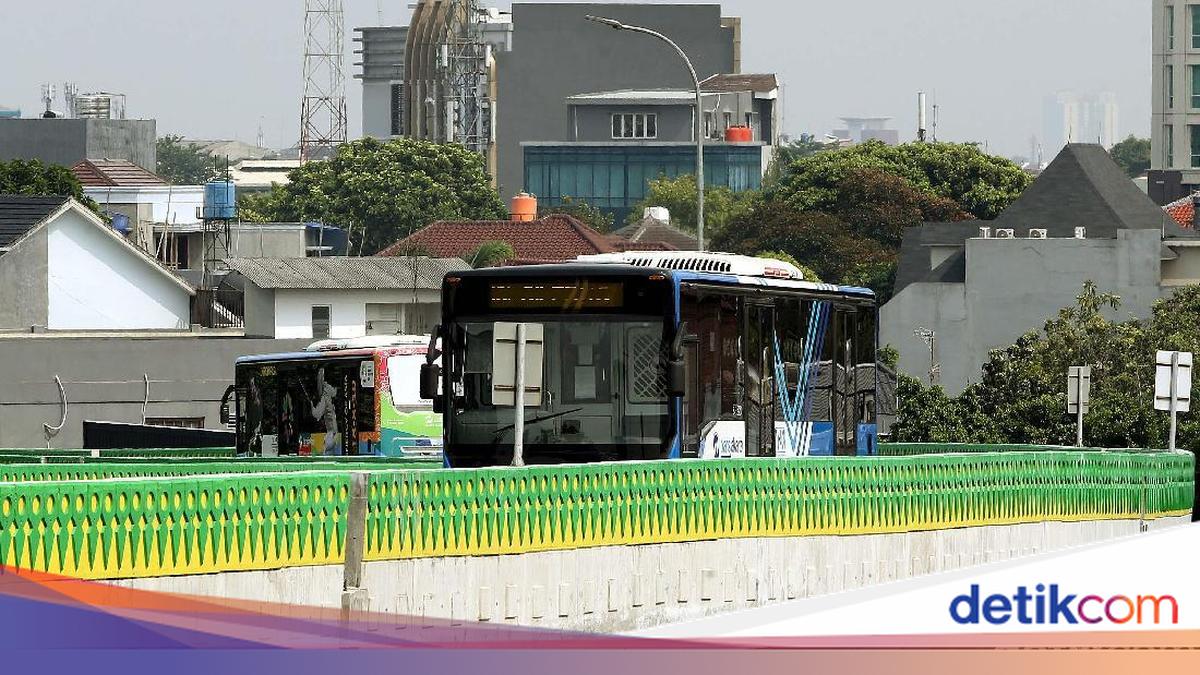 Man Arrested for Allegedly Harassing Passenger on TransJakarta Sky Route