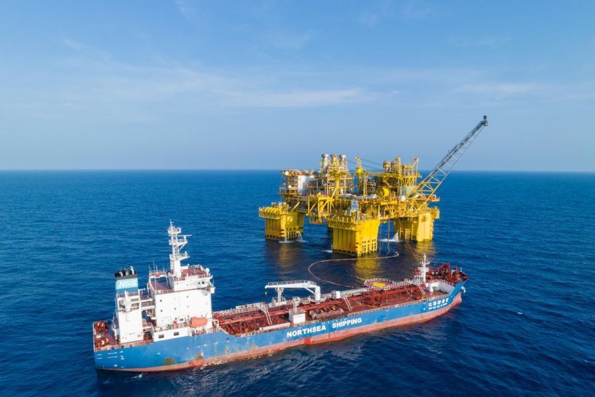 China's Oil and Gas Output Hits Record High in 2025