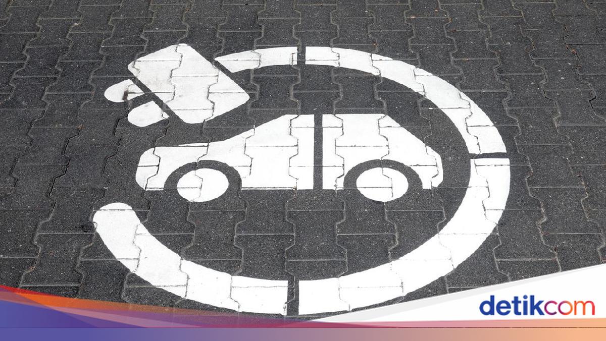 Jakarta Proposes Review of Electric Vehicle Tax Incentives as 63% of Indonesia's EVs Concentrate in Capital