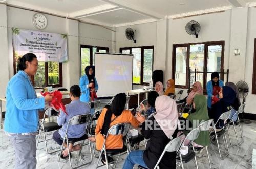 UNM Students Turn Kitchen Waste into Income with EcoWorth Programme in East Jakarta