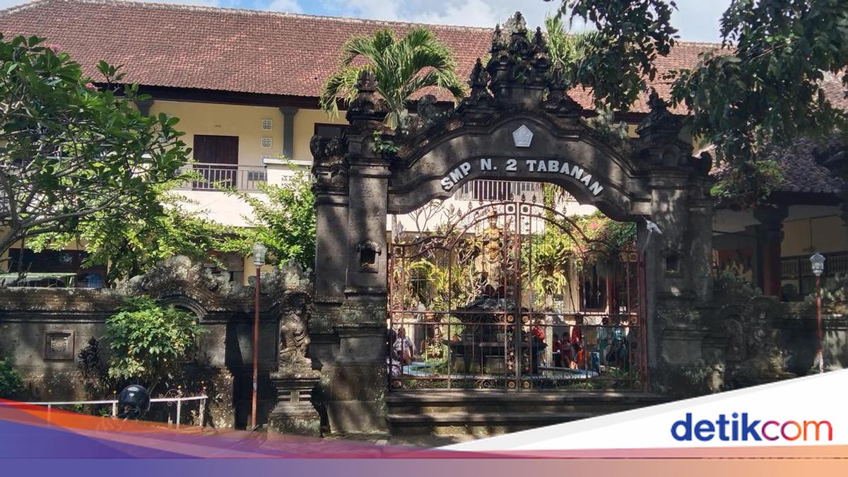 Tabanan Middle Schools Ban Motorcycles, Free Student Transport to Resume July 24