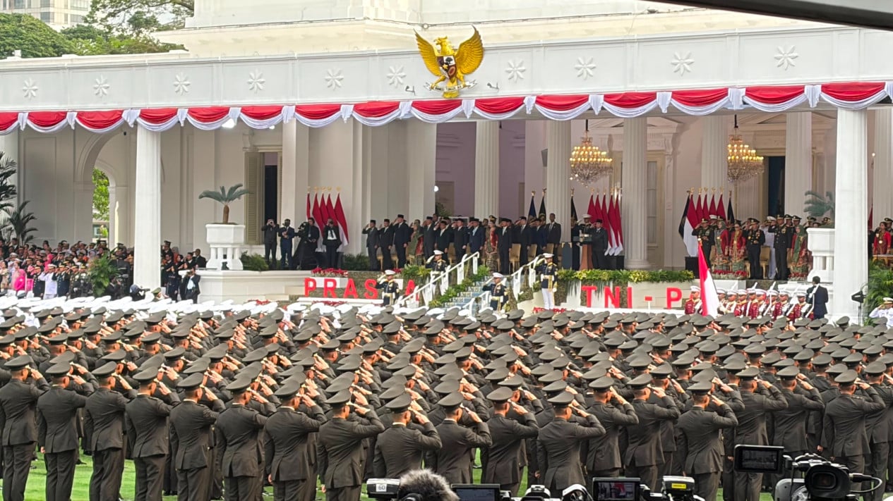 Prabowo Reminds TNI-Polri Officers: Your Salary Comes from the People, Serve Them with Loyalty