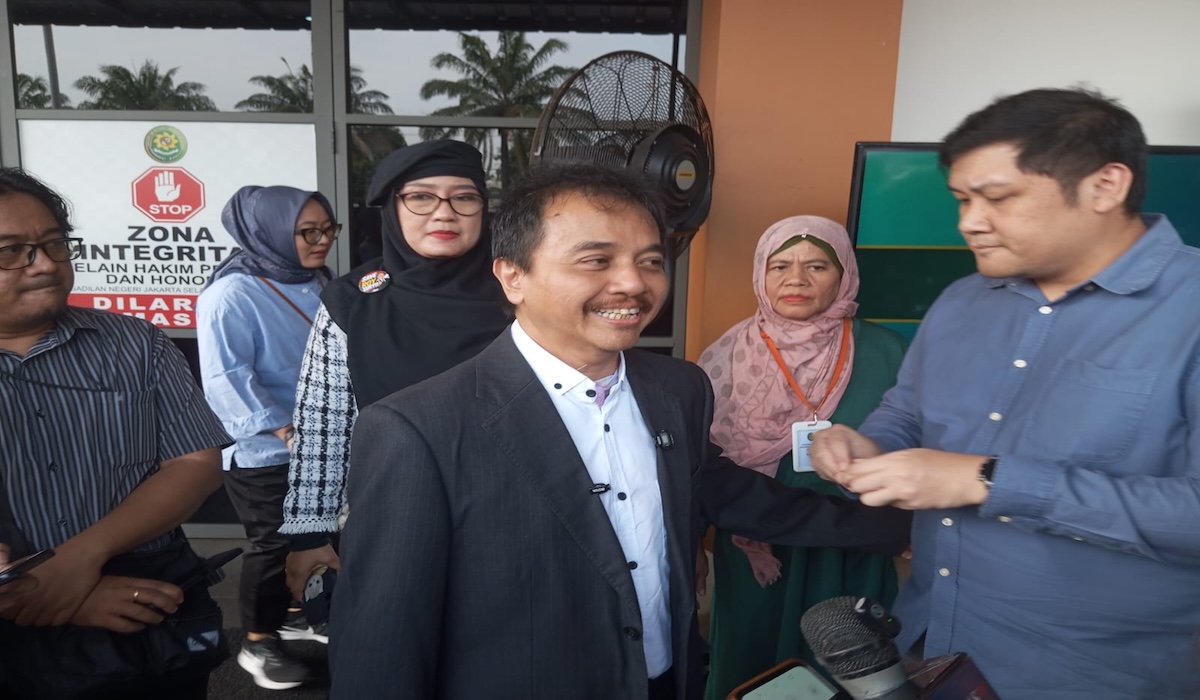 Roy Suryo Criticises Jokowi's Meeting with University Friends Ahead of Diploma Trial