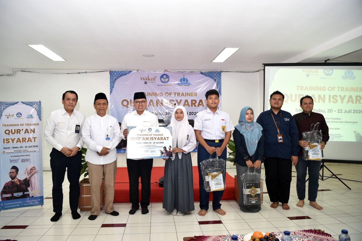 Education Ministry Equips Teachers with Sign Language Quran