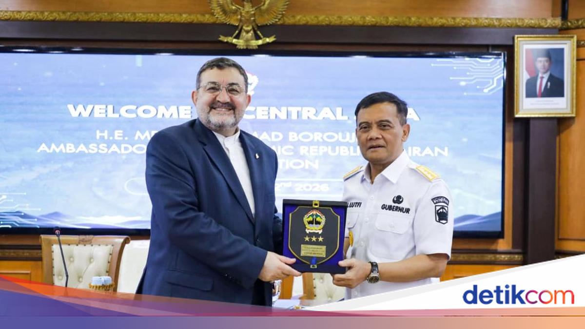 Ahmad Luthfi Conveys Condolences and Peace Message to Iranian Ambassador