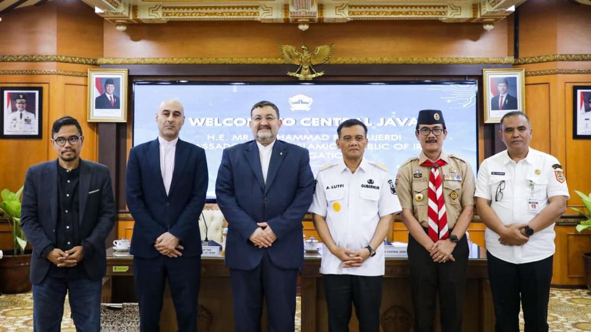 Central Java Governor Receives Iranian Envoy, Conveys Condolences on Khamenei's Death