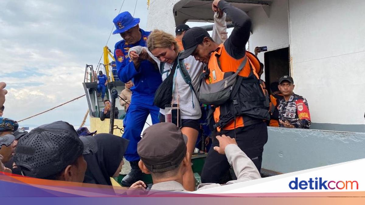 44 Crew and Tourists Rescued from Sunken Vessel in Bima Waters Repatriated