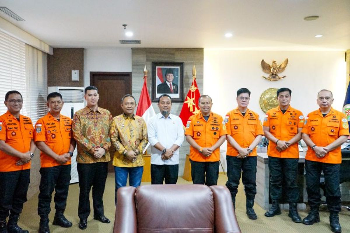 South Sulawesi Governor Reports KM Nurul Salsa Evacuation Progress to Basarnas