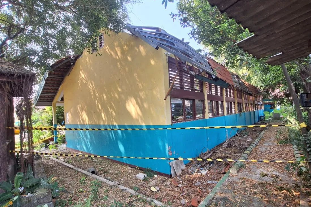 Jakarta School Building Collapse Forces 274 Students into Merger Plan