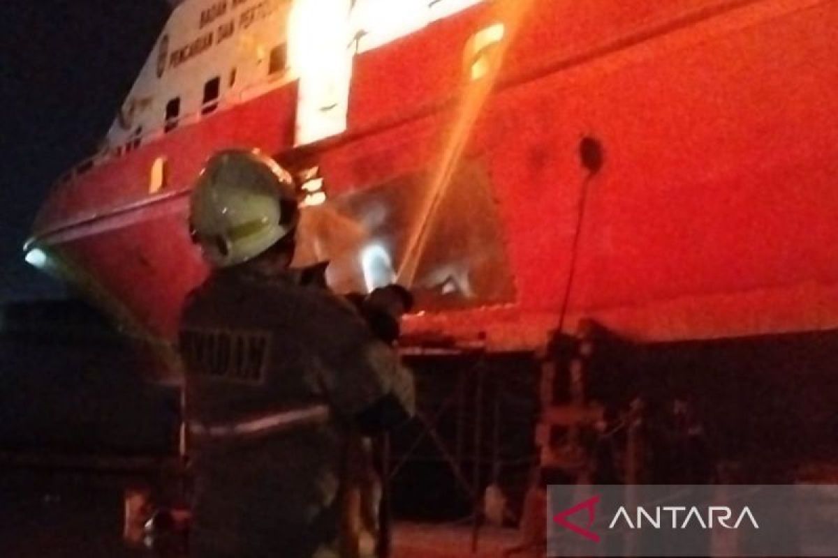 25 Firefighters Extinguish Blazing Ship in Muara Baru, North Jakarta