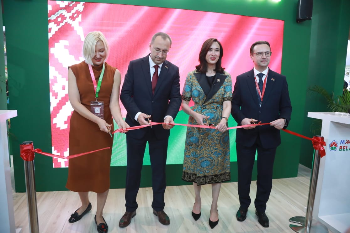 Minister Widiyanti: Gastronomy and Hospitality Strengthen Indonesian Tourism at FHI 2026